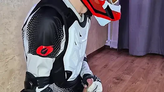 Erkek arkadaşımın mxgearını giydim, iki kez boşaldım