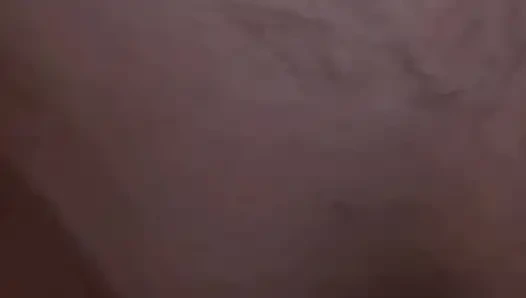 Милфа давай сыну лучшей подруге исследуем ее дыры в домашнем любительском видео.