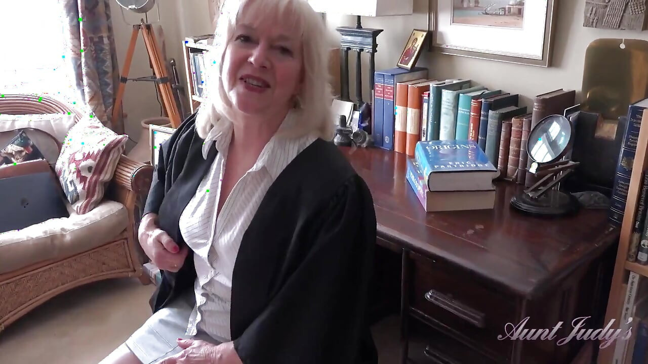 Auntjudys - vaše 69letá zralá učitelka paní Louise vám pomůže získat známky