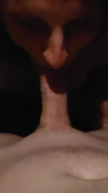 Silný okamžik z "Cock Loving Cum Slurping Babe Chce to do obličeje"