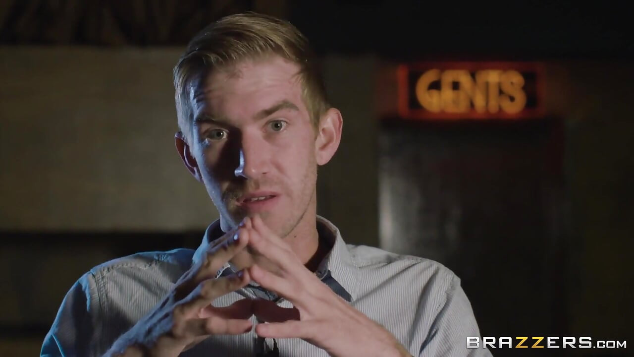 Brazzers - Danny Tries to Shoot a Movie but Ends up Doing What He Does Best, He Fucks Viola Bailey