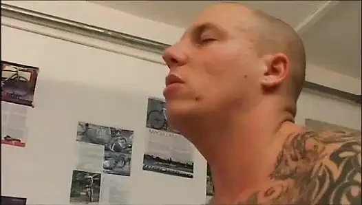 Крошку-брюнетку жестко долбят - DVD