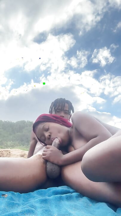 在海灘上幹