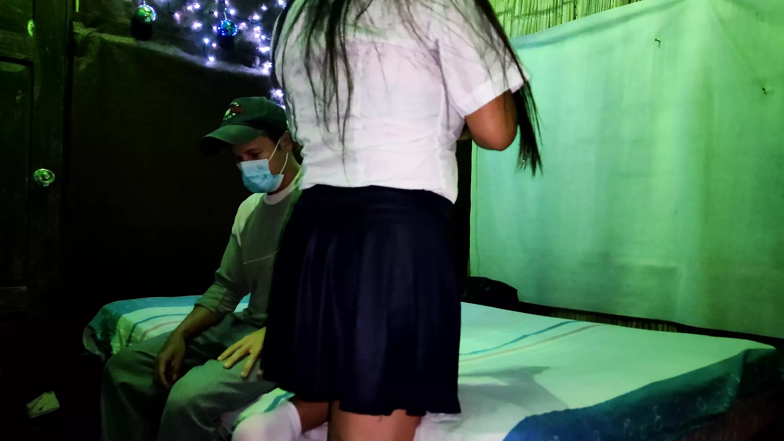 Učitel matematiky ztrácí svou renomé tím, že má sex se studentem se špatným akademickým výkonem