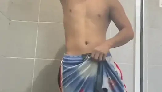 Üvey erkek kardeşim beni baştan çıkardı