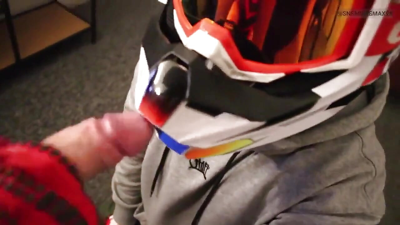 Mxhelmet में गियरहेड लंड चूसना