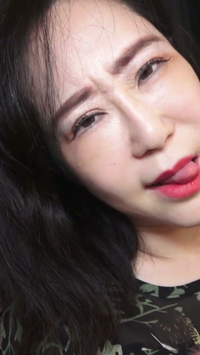 MILF japonesa peluda Ayane follada en POV | Clip 1