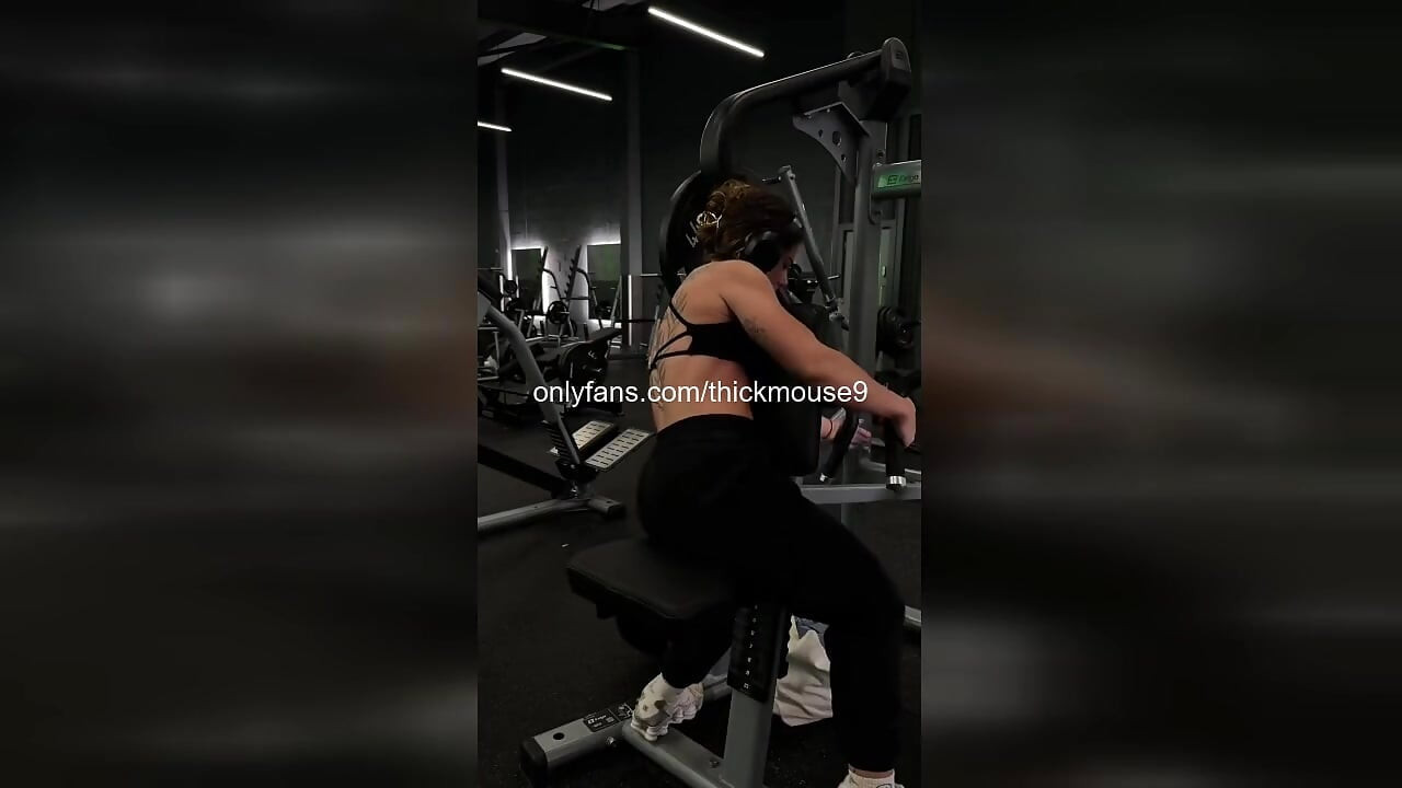 TikTok Teen's Pussy Slip-Up: Exposição virgem acidental!