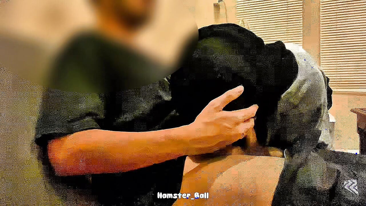 MILF! Une musulmane asiatique amateur essaye la grosse bite de son patron