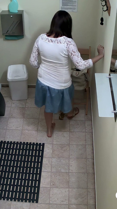 Czech Solarium 325: Pregnant Woman Enjoys an Intimate Moment on Camera