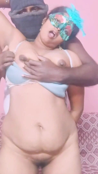 Desi housewife fucking boyfriend. | Clip 2