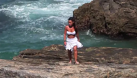 Азиатская шлюшка в двойном проникновении