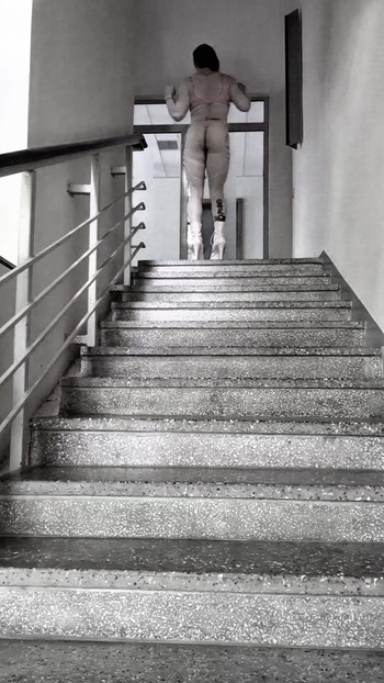 Sissy-walking-Training