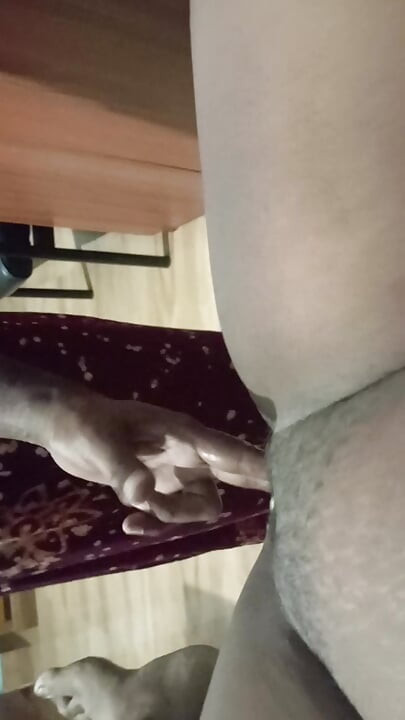 किसी और की पत्नी को चोदा जिसके पति ने उसे काम के लिए छोड़ दिया