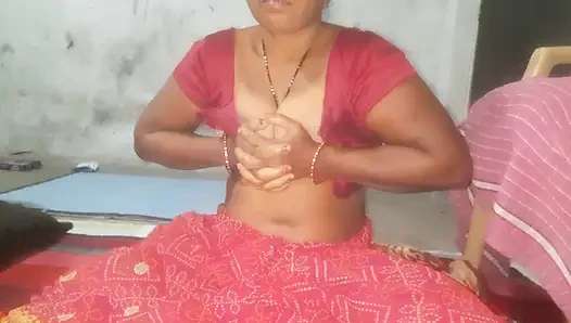 Sexi bhabi so rahi thi achanak hardchudai dardho raha doggy style