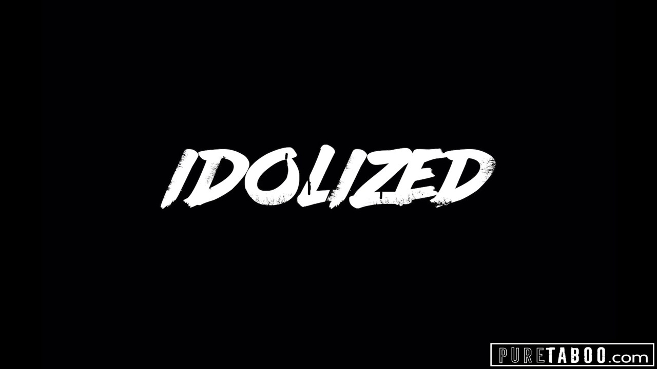 欲求不満のカップルはベビーシッターとセックスしたい