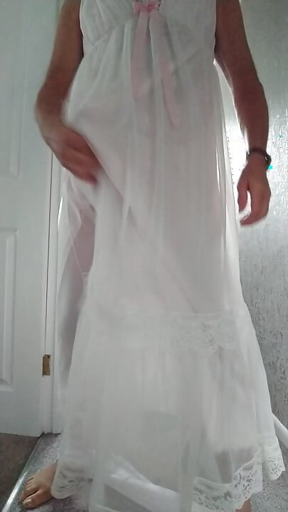 Hermosa camisón suave se siente tan bien