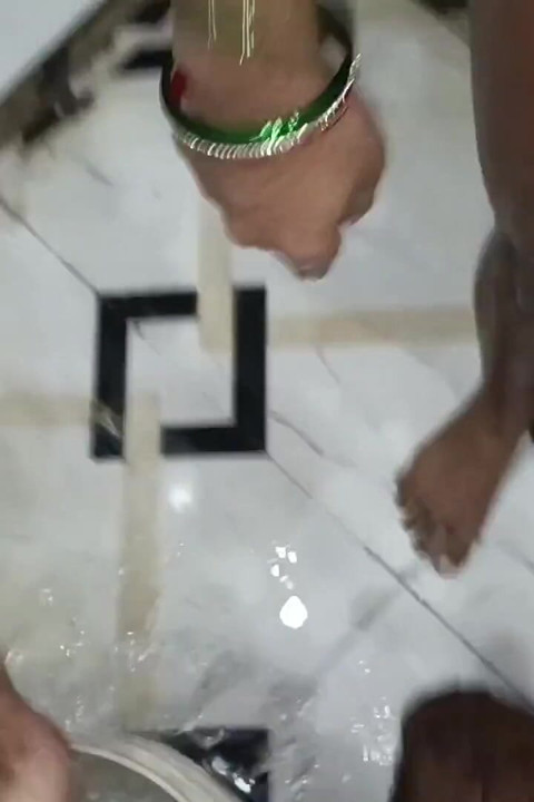 Indian Girl Shaving and Pussy Play