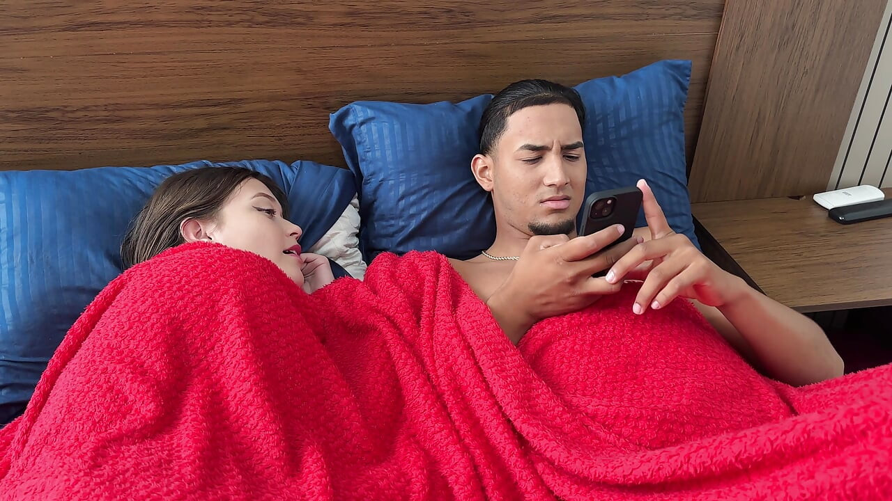 Big Ass Stepmother Who Always Likes to Share the Bed with Her Little Stepson Dwarf Until She Ends up Full of Milk.