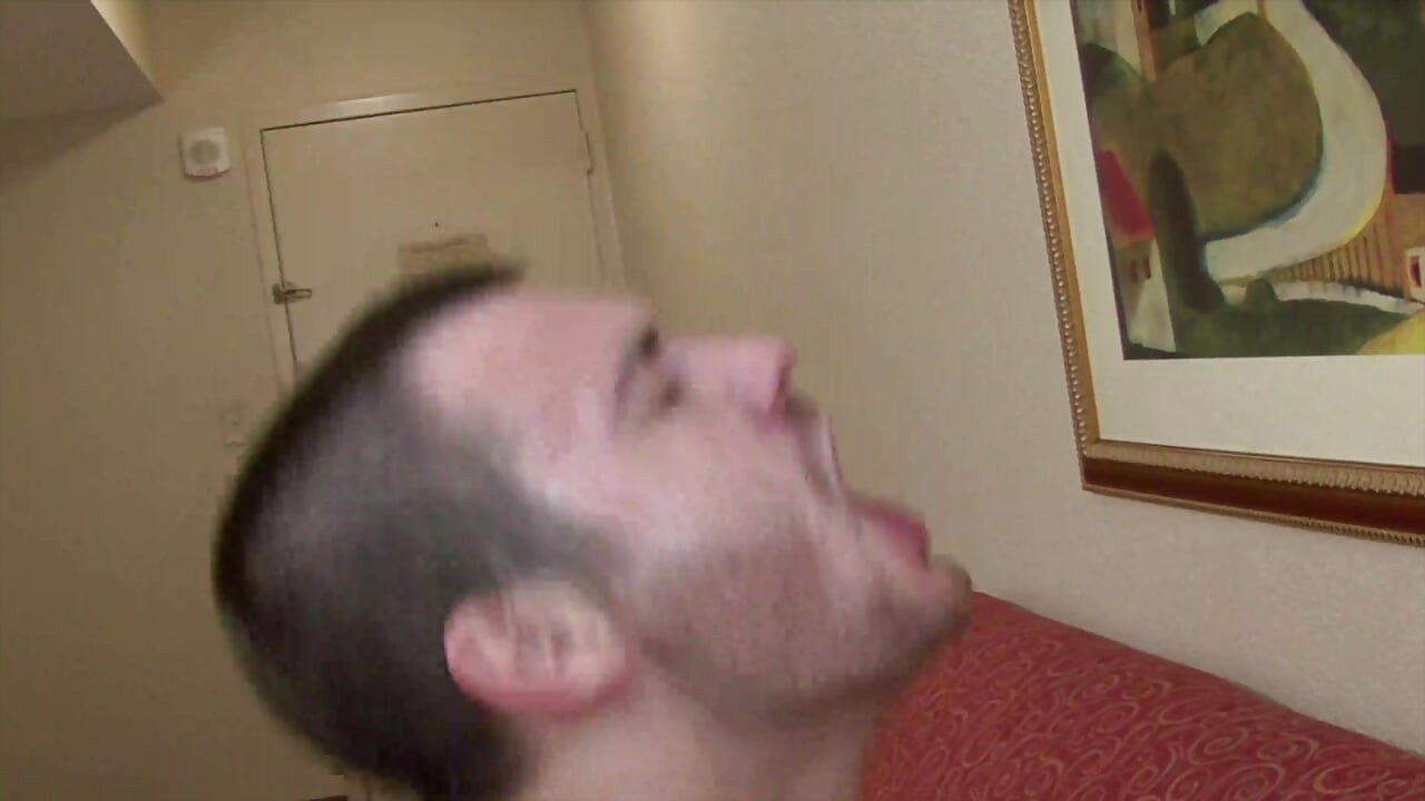 ストレートな友人(22歳)にゲイの無アバックでセックスされ、アナルに精液を浴びる