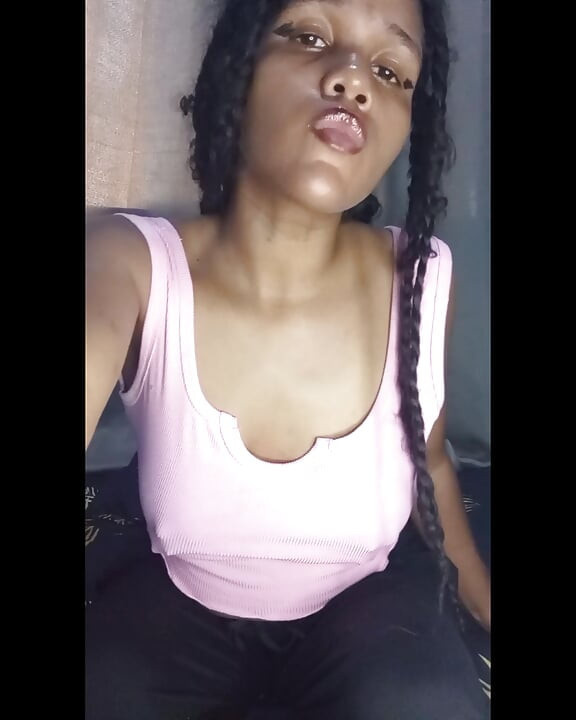 Tia India uses her dildo to have an orgasm