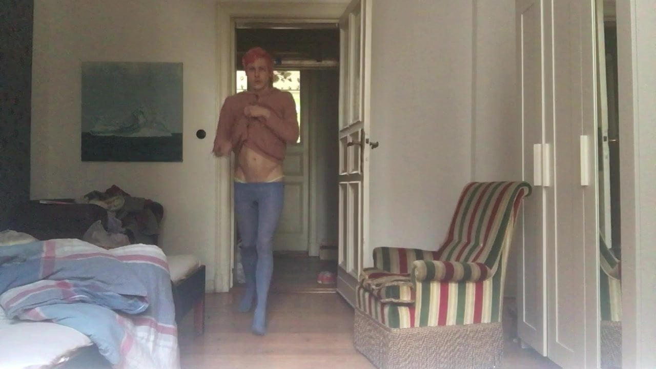TWINK IS ALWAYS HUNGRY FOR RAW COCK