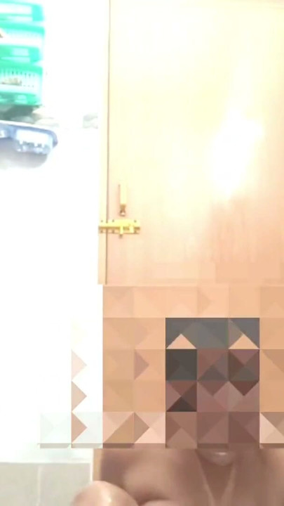Hot bhabhi bathing | Clip 1