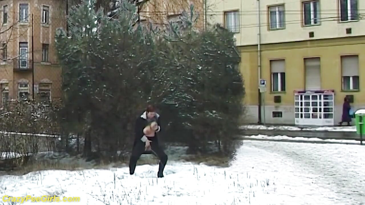 جوارب طويلة bbw أحمر الشعر التبول.