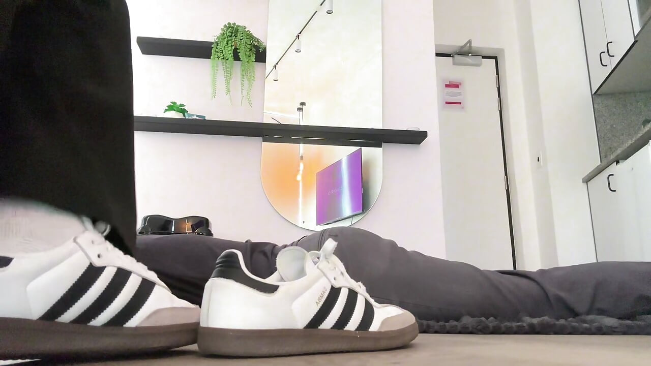 Femdom Foot Fetish Domination by Domina Havi: Female Power, Foot Worship bdsm