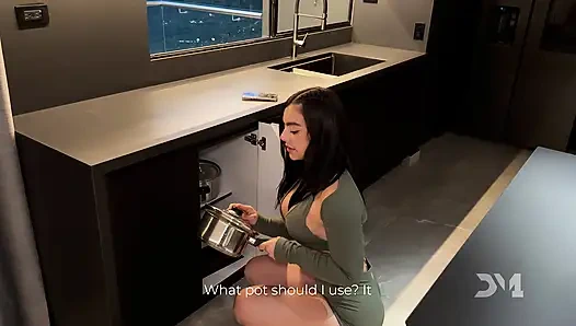 Ona yeni mutfağında yardım ediyorum ve sonunda üstüme çıktı - danner mendez ve iris rodriguez