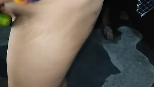 Padosan kakak ipar india pamer toket besar dan pantat bahenolnya sendirian di rumah bagian 1