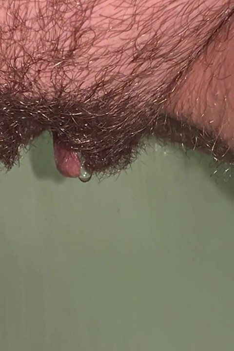Teen Pees Beautifully