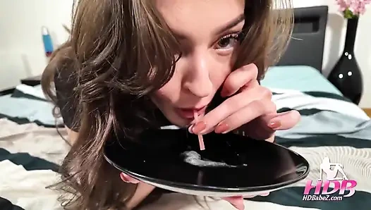 213 teeny nymphomanin schnüffelt an sperma