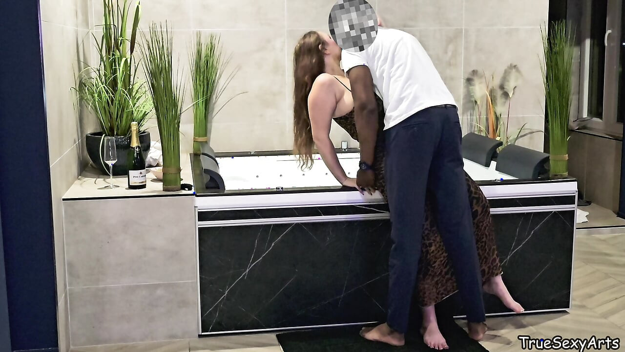 Jacuzzi Suprise for a Hot Voluptuous Brunette - Amber Bloom 4K