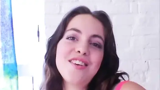 Güzel ateşli kıllı kız nostaljik solo dildo lydia