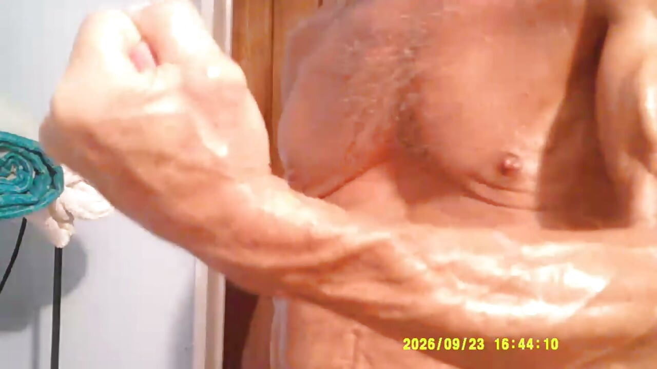 9-23-26 Some Arm Vien Flexes for My Fetish Friends Love You. Music Included Lol