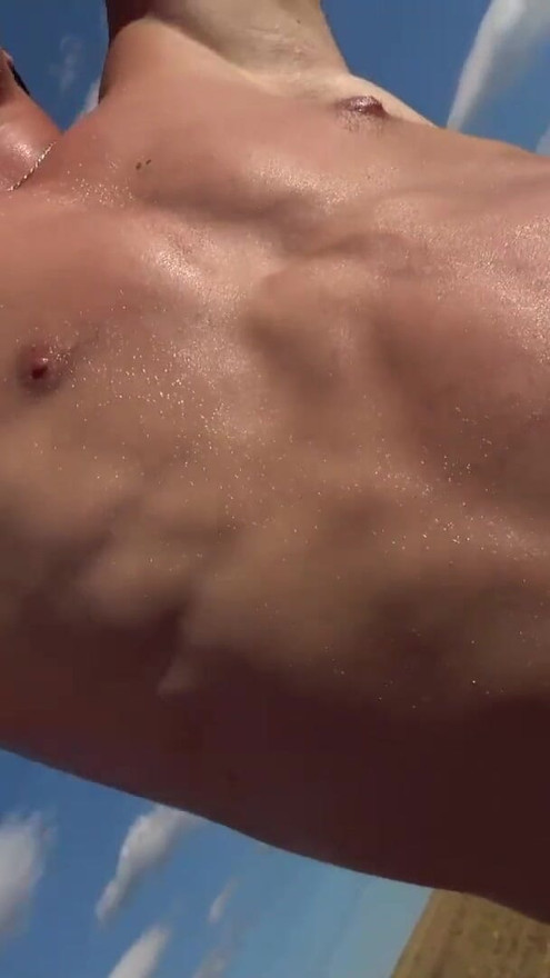 Kent Mills shows off his sexy muscular twink body and jerks off | Clip 1