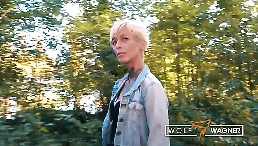 Горячую милфу Vicky Hundt легко трахнуть подальше! WOlf Вагнер