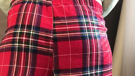 Please kiss my wet pussy. Now give me a good fuck and cum inside. Hot sex close up.