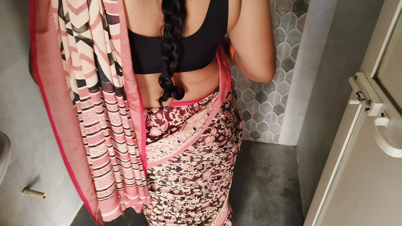 Aunty Girija Oak Cum Shower Tribute