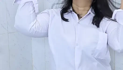 Siswi Berjilbab Pamer Tubuh Sexy nya Sekalian Luluran Pas Mandi Sore Biar Kulitnya Licin Kaya Artis Bokep  - Minokiiko