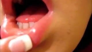 Les lèvres juteuses d&#39;Ava