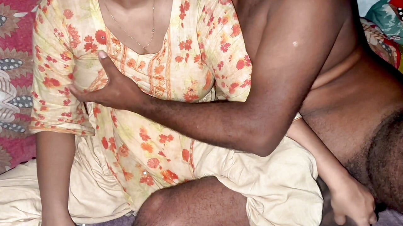 देसी गांव की मम्मी का पूरा सेक्स वीडियो