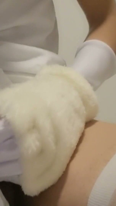 Femboy kedi yavrusu mastürbasyon yapıyor ve bezine boşalıyor | Klip 1
