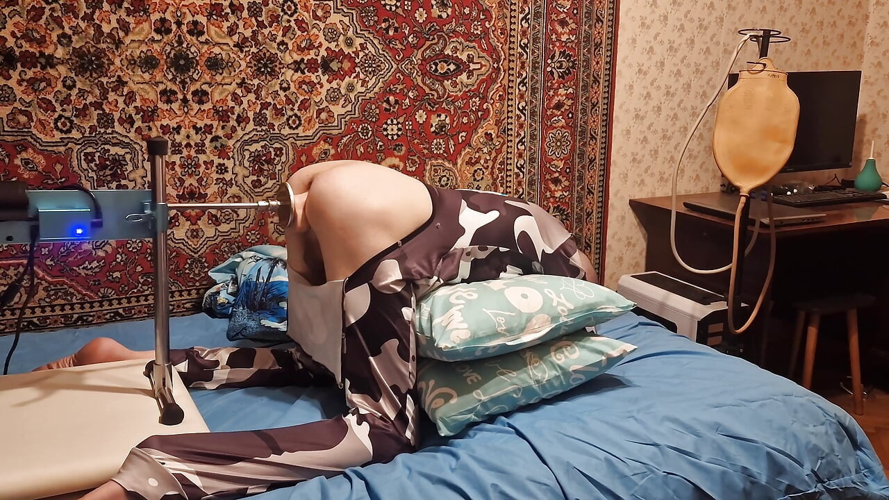 The slave Sasha Earth is Hard Fucked anal by the machine homemade