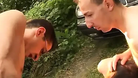 Amateur swingers fuck a skinny woman in the countryside