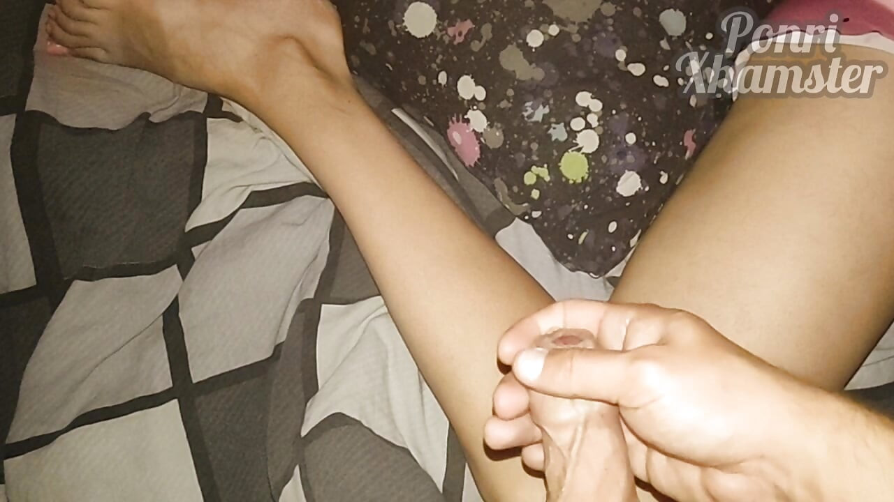 Big Cumshot! Cum on beautiful legs. Ponri
