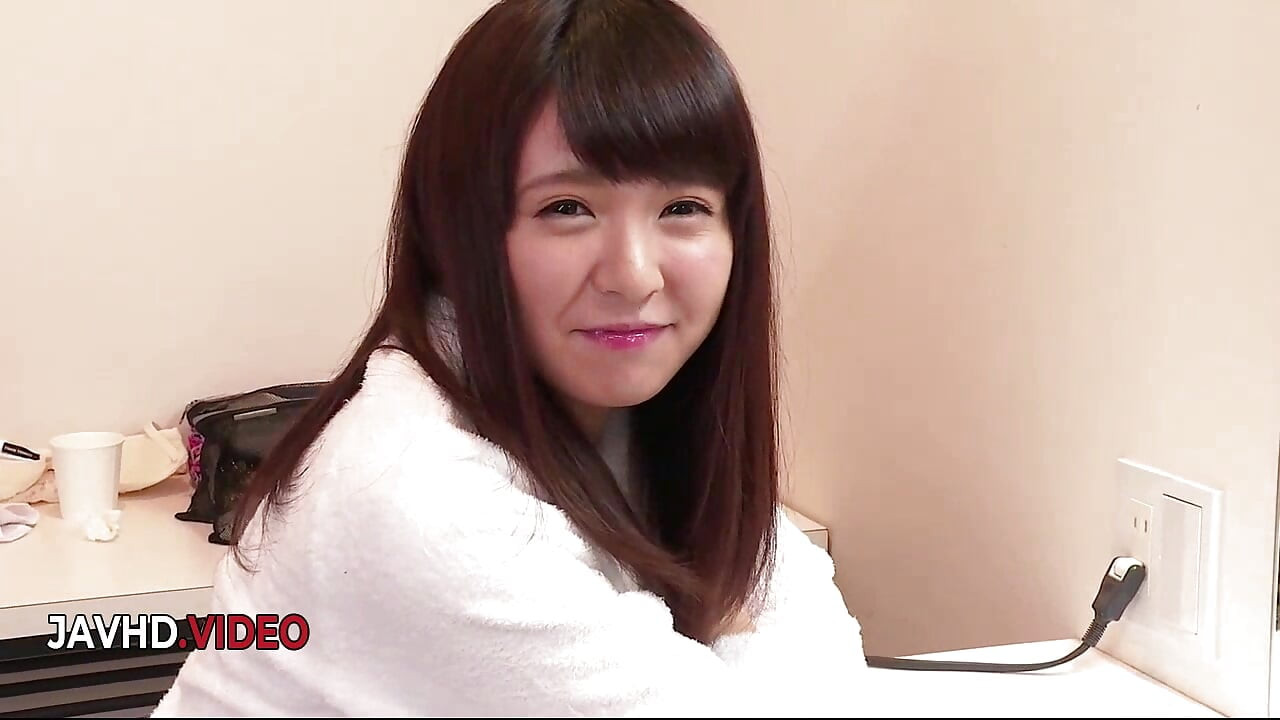 Yui Shimazaki's Intimate Toy Session Captured On Camera