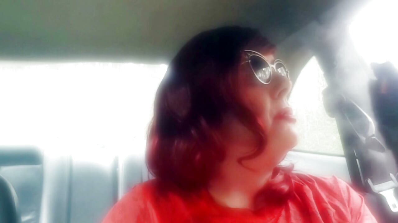 YOUR RED HEAD AUNT RUTHIE DESTROYS A MARLBORO 100 IN HER CAR