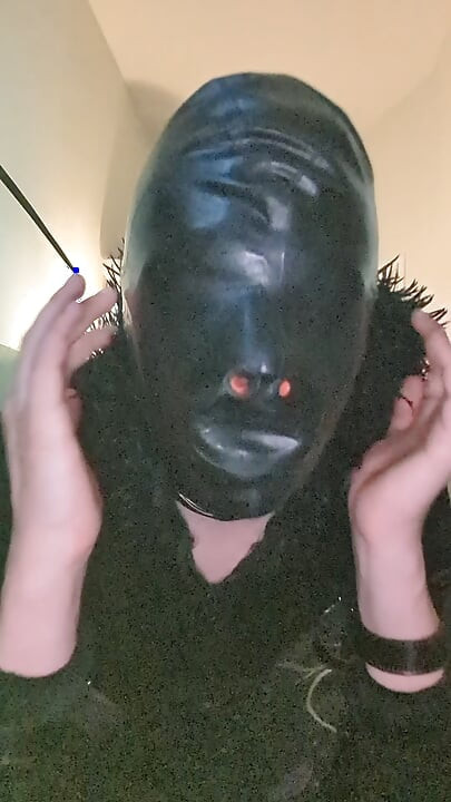 petsuit wiht hood weile vibed selfbondage